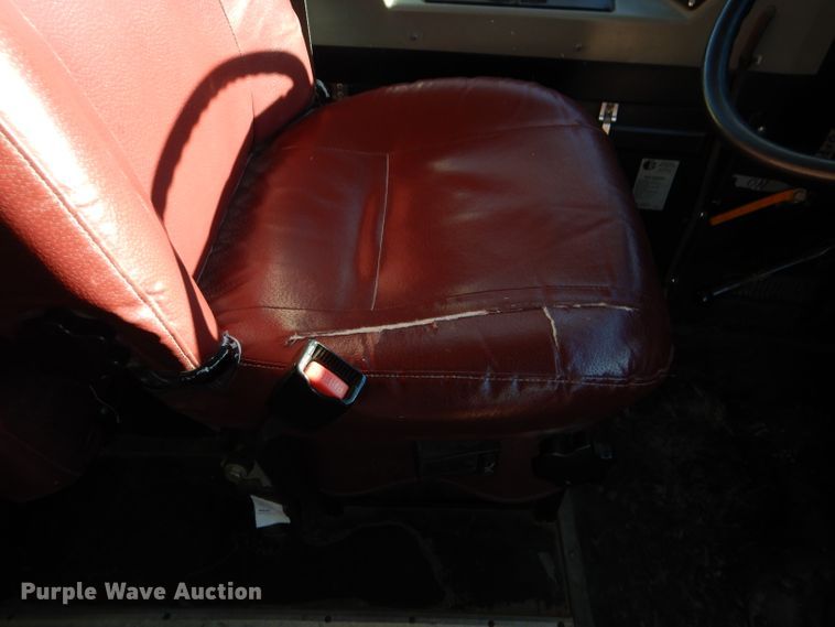 image for item DL2146 2002 International 3800  school bus