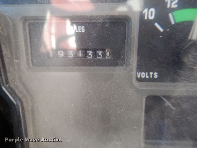 image for item DL2146 2002 International 3800  school bus