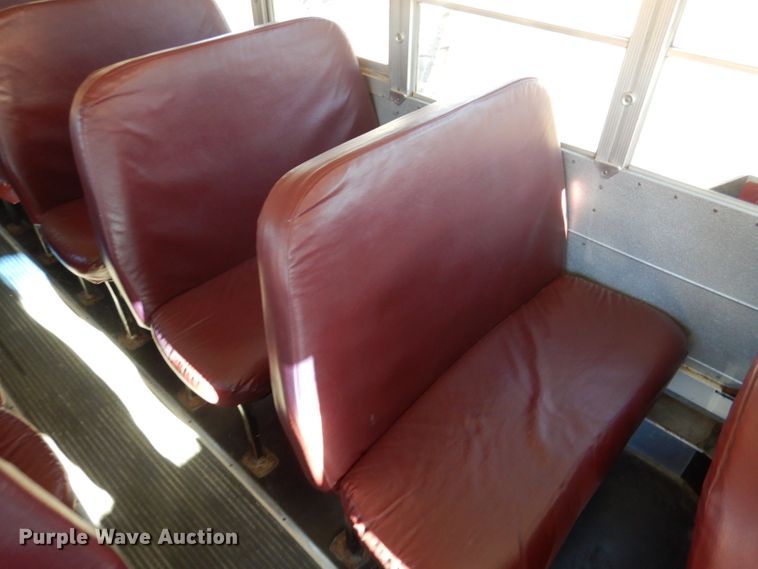 image for item DL2146 2002 International 3800  school bus