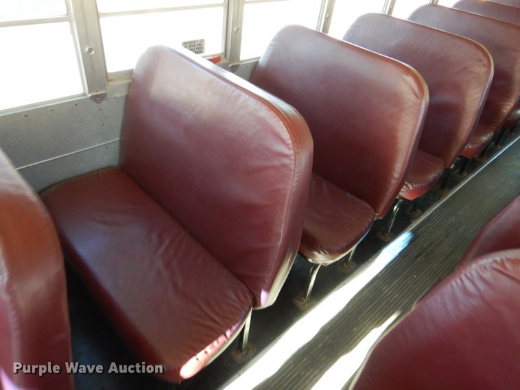 image for item DL2146 2002 International 3800  school bus
