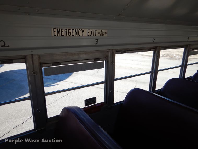 image for item DL2146 2002 International 3800  school bus