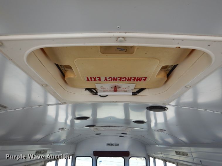 image for item DL2146 2002 International 3800  school bus