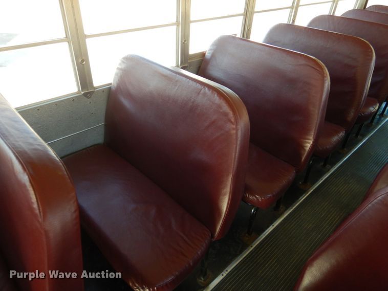 image for item DL2146 2002 International 3800  school bus