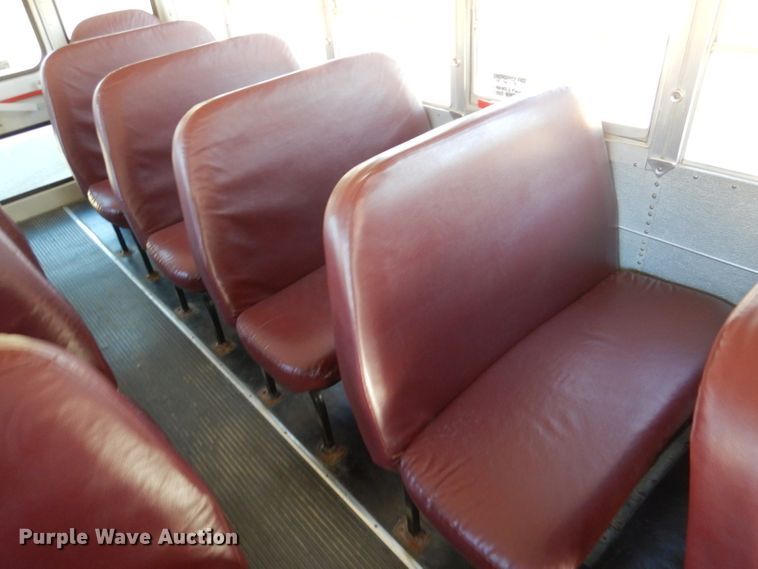 image for item DL2146 2002 International 3800  school bus