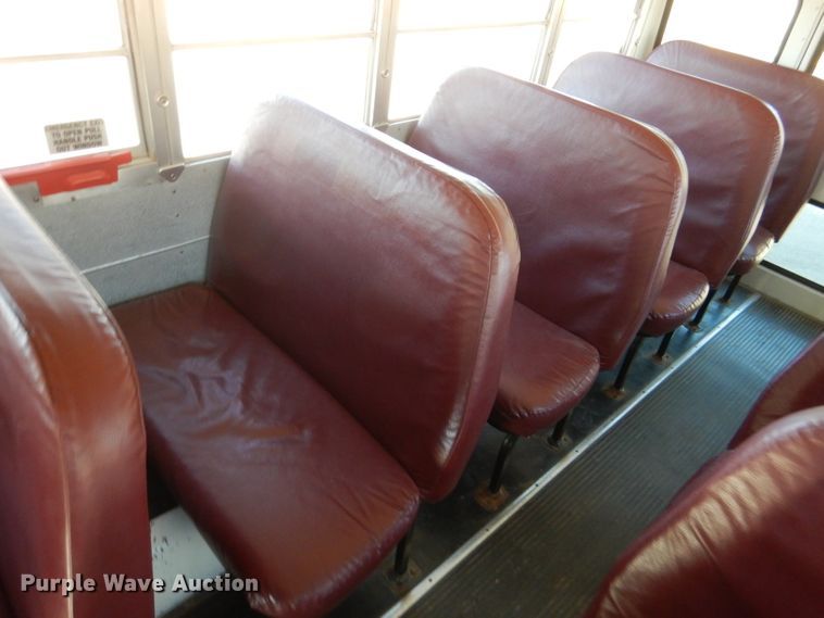 image for item DL2146 2002 International 3800  school bus