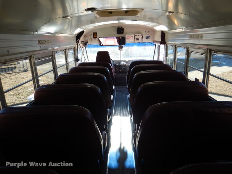 image for item DL2146 2002 International 3800  school bus