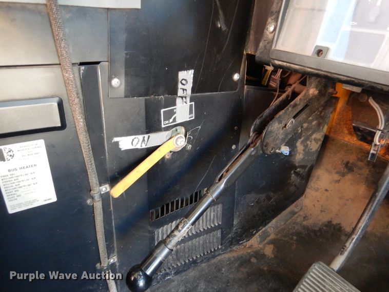 image for item DL2146 2002 International 3800  school bus