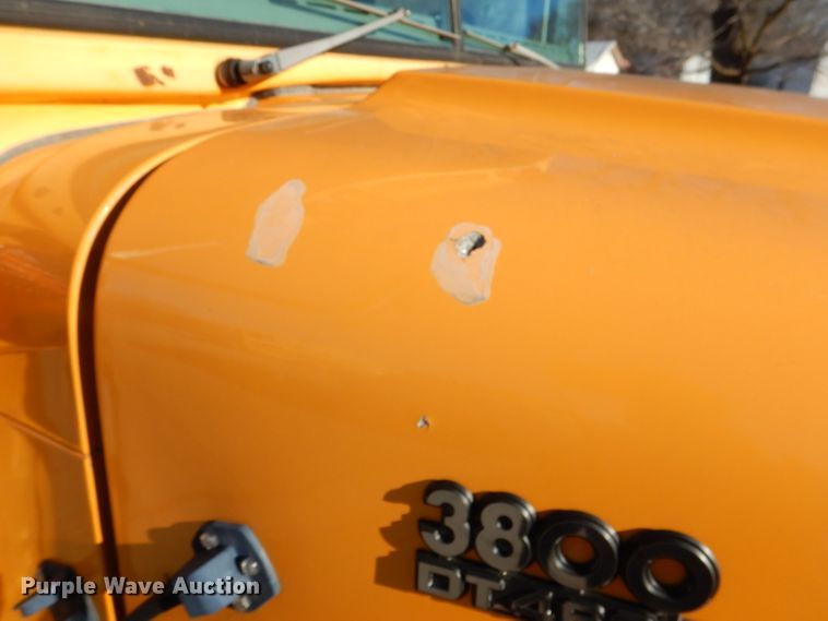 image for item DL2146 2002 International 3800  school bus