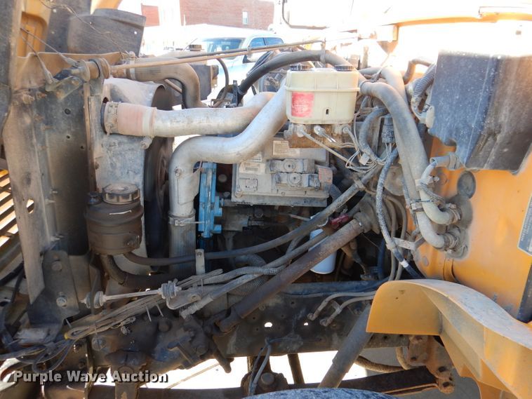 image for item DL2146 2002 International 3800  school bus