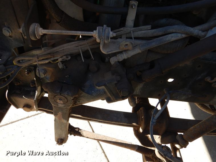 image for item DL2146 2002 International 3800  school bus