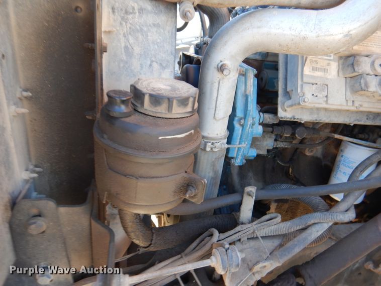 image for item DL2146 2002 International 3800  school bus