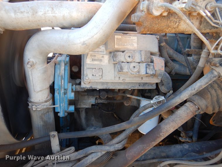 image for item DL2146 2002 International 3800  school bus