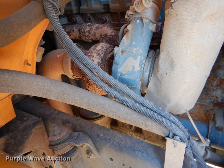 image for item DL2146 2002 International 3800  school bus