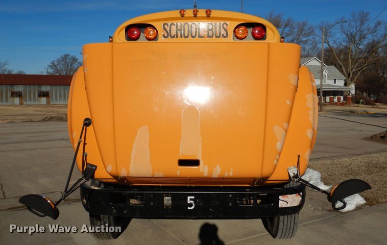 image for item DL2146 2002 International 3800  school bus