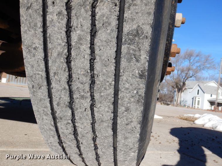 image for item DL2146 2002 International 3800  school bus