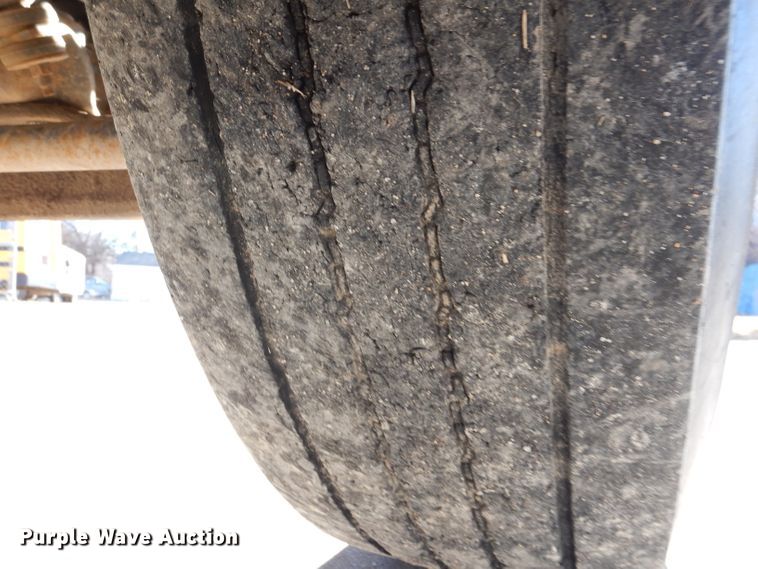 image for item DL2146 2002 International 3800  school bus