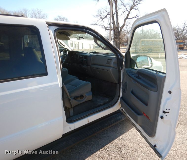 image for item DL2147 2003 Ford Excursion XLT  SUV