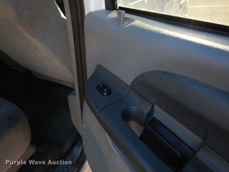 image for item DL2147 2003 Ford Excursion XLT  SUV