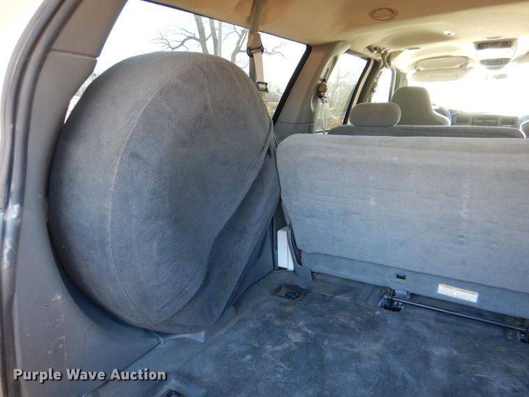 image for item DL2147 2003 Ford Excursion XLT  SUV