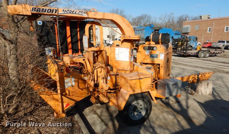 image for item DL2194 2005 Bandit 250  wood chipper