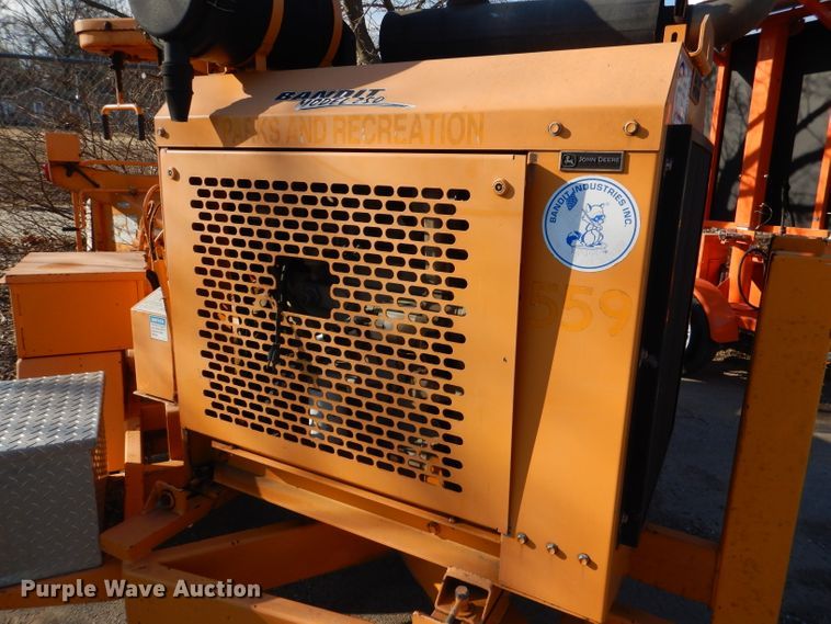 image for item DL2194 2005 Bandit 250  wood chipper