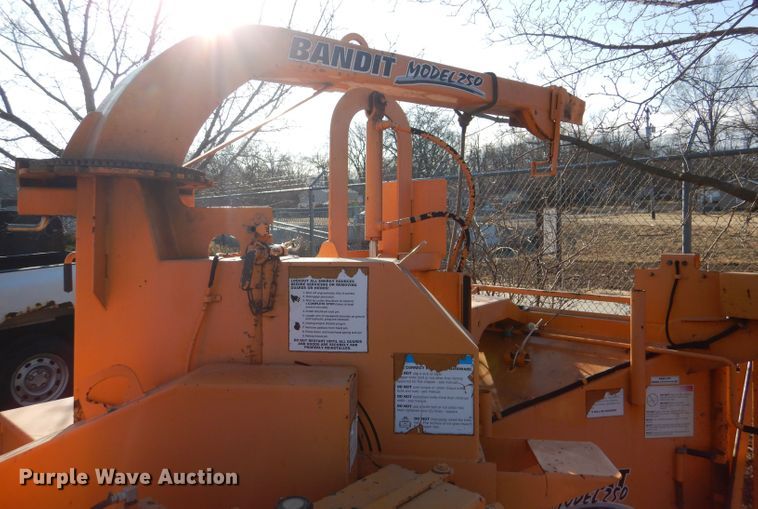 image for item DL2194 2005 Bandit 250  wood chipper