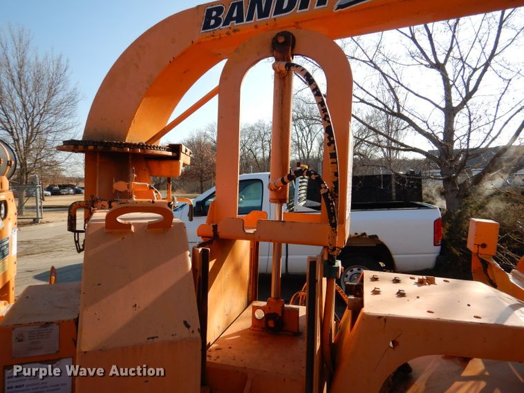 image for item DL2194 2005 Bandit 250  wood chipper