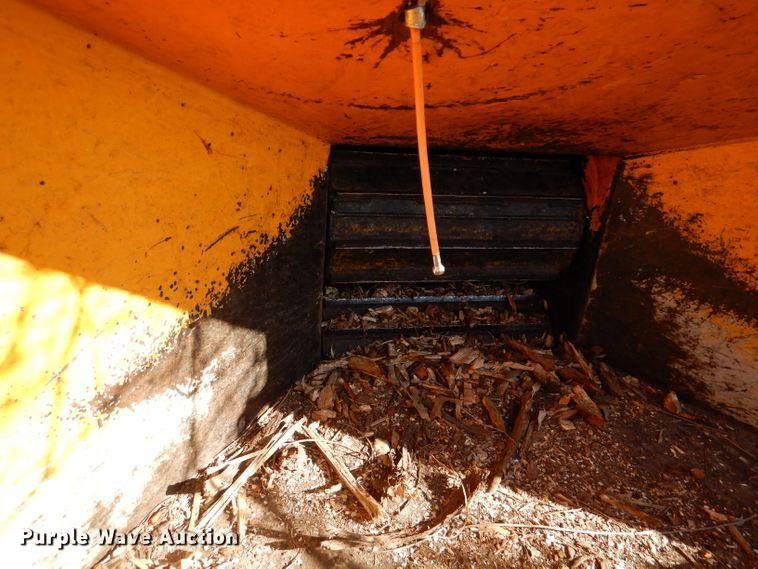 image for item DL2194 2005 Bandit 250  wood chipper