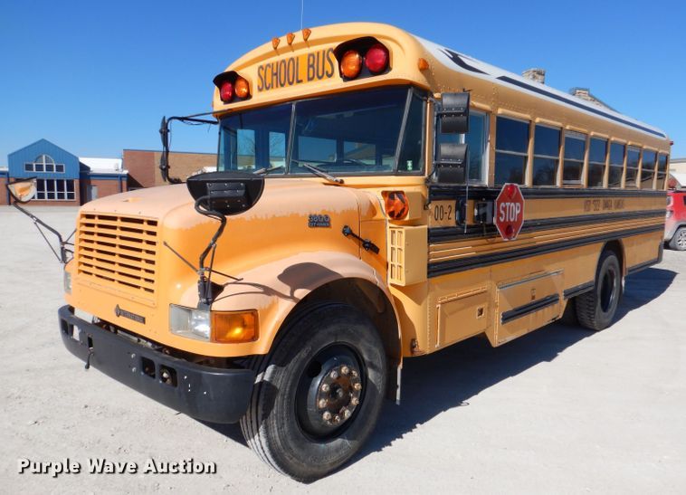 image for item DL2206 2001 International 3800  school bus