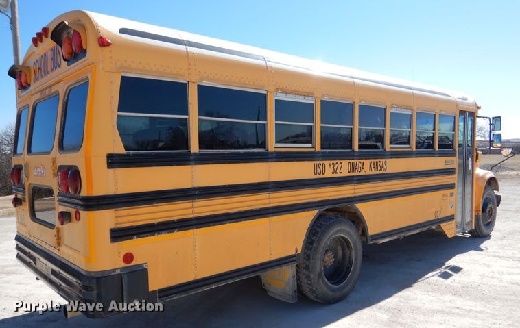 image for item DL2206 2001 International 3800  school bus