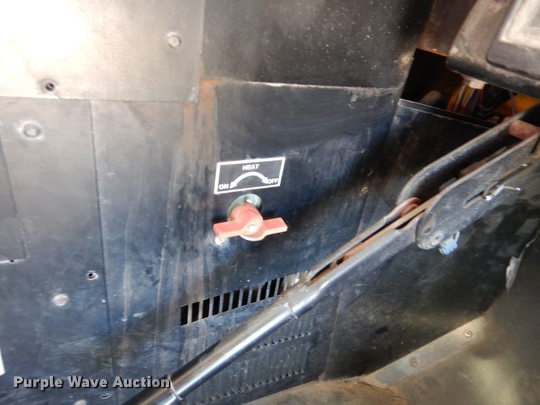 image for item DL2206 2001 International 3800  school bus