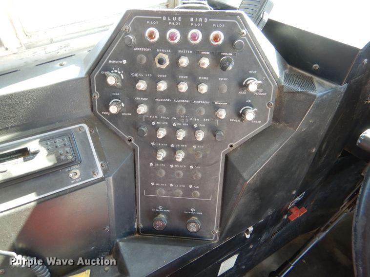 image for item DL2206 2001 International 3800  school bus