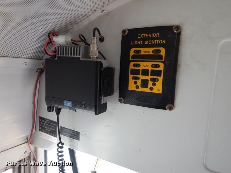 image for item DL2206 2001 International 3800  school bus