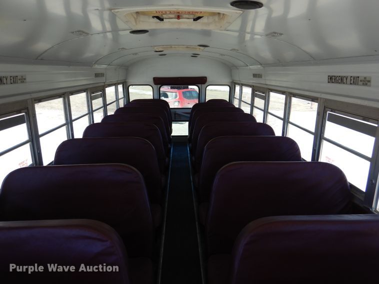 image for item DL2206 2001 International 3800  school bus