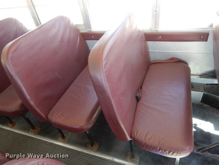 image for item DL2206 2001 International 3800  school bus