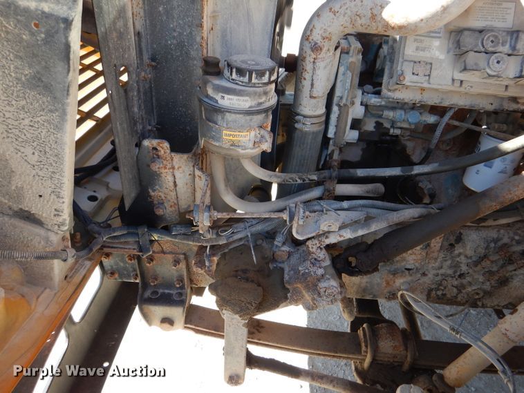 image for item DL2206 2001 International 3800  school bus