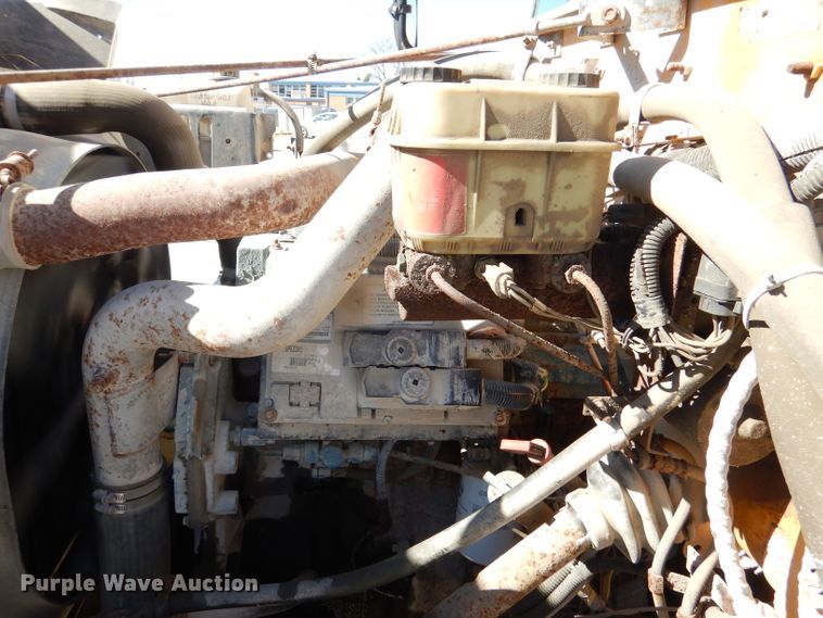 image for item DL2206 2001 International 3800  school bus