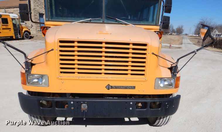 image for item DL2206 2001 International 3800  school bus