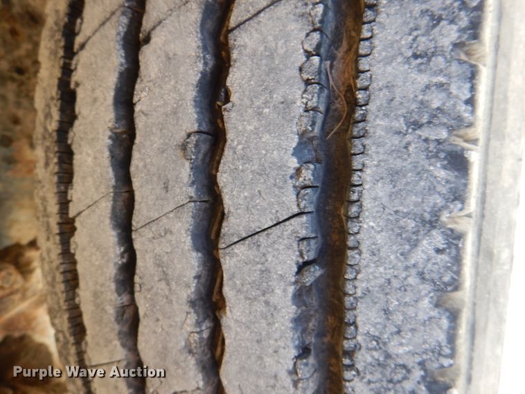 image for item DL2206 2001 International 3800  school bus