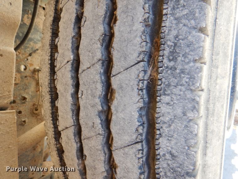 image for item DL2206 2001 International 3800  school bus