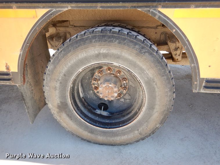 image for item DL2206 2001 International 3800  school bus