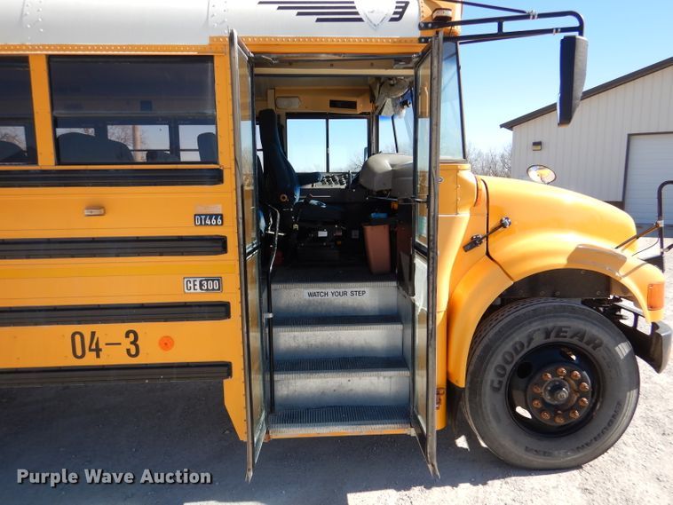 image for item DL2207 2004 International CE300  school bus