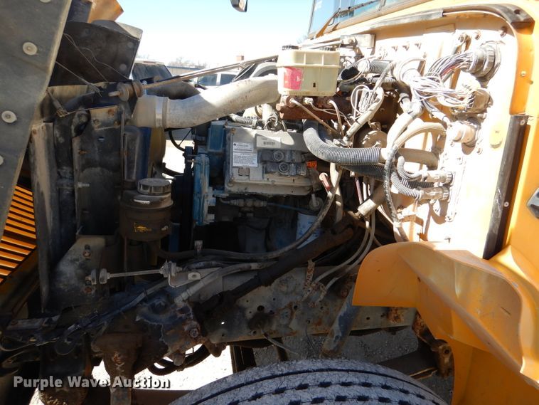 image for item DL2207 2004 International CE300  school bus