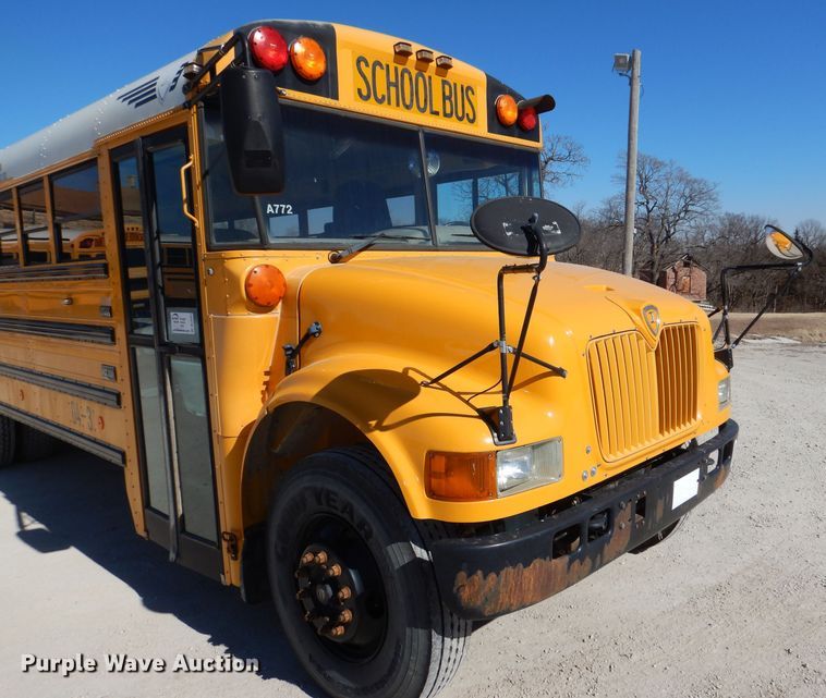image for item DL2207 2004 International CE300  school bus