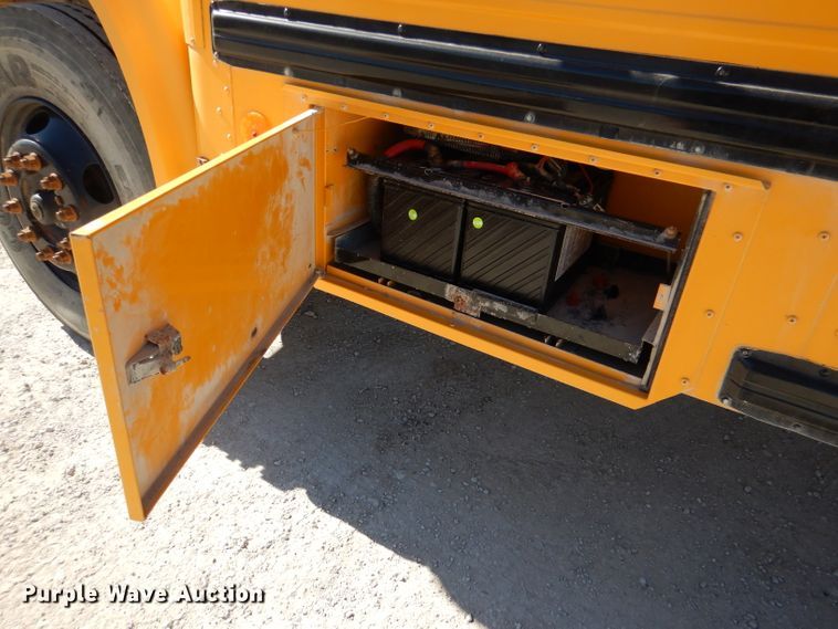 image for item DL2207 2004 International CE300  school bus