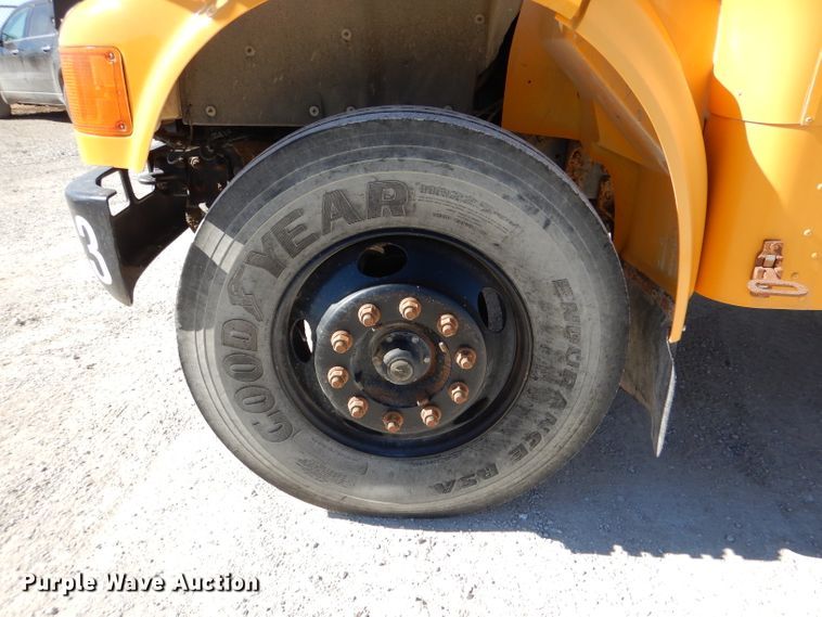 image for item DL2207 2004 International CE300  school bus