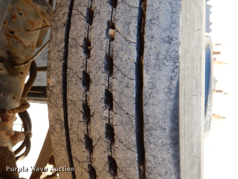 image for item DL2207 2004 International CE300  school bus