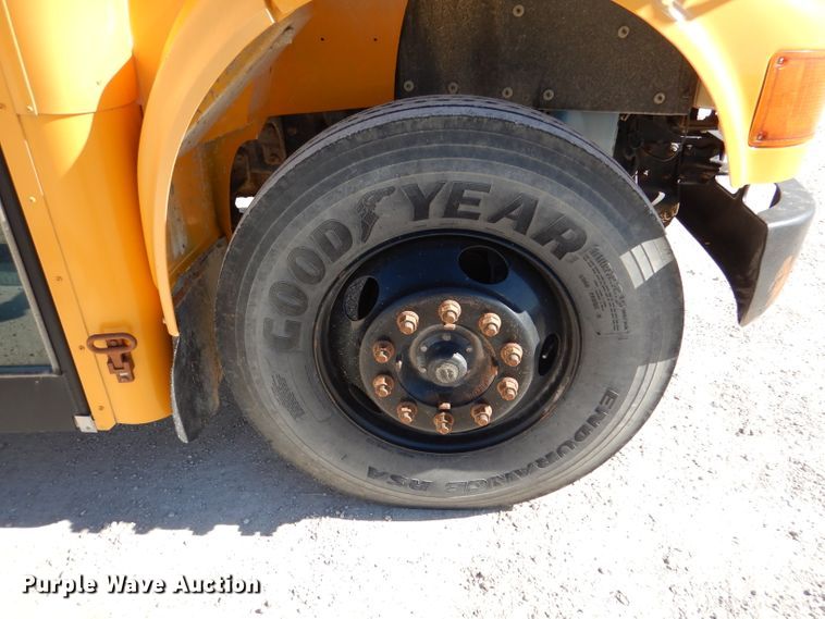 image for item DL2207 2004 International CE300  school bus