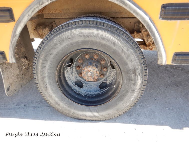 image for item DL2207 2004 International CE300  school bus