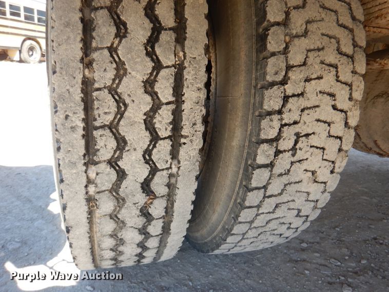 image for item DL2207 2004 International CE300  school bus